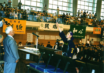 037-2.jpg